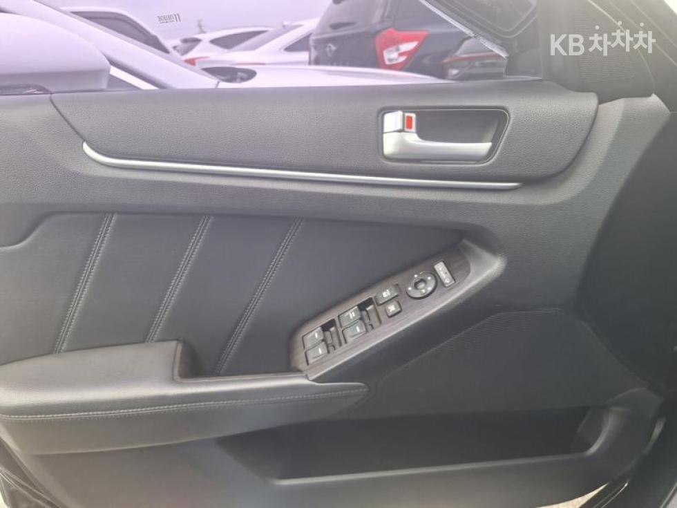 Kia K7 — miniaturë 8