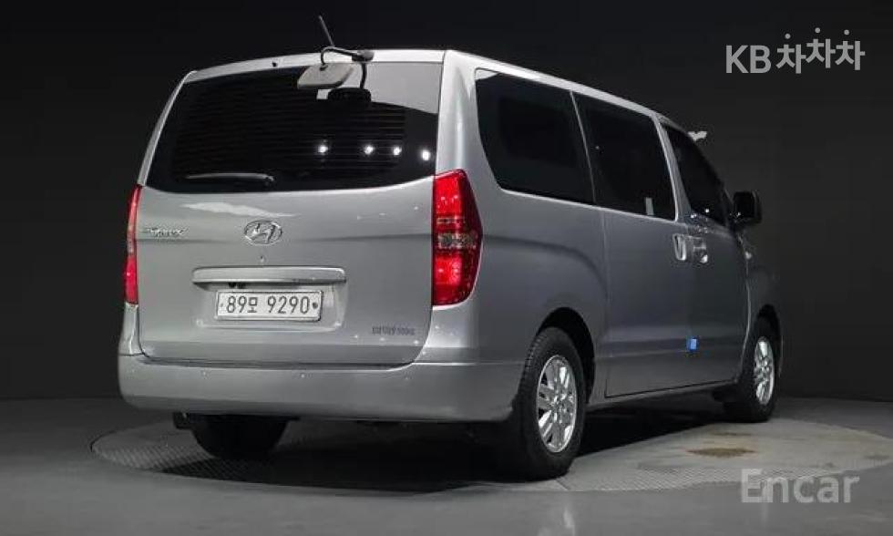 Hyundai Starex — miniaturë 3