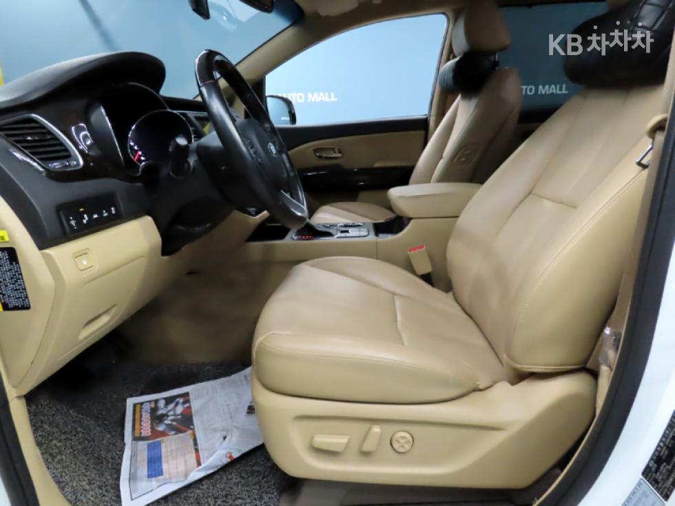 Kia Carnival — miniaturë 6