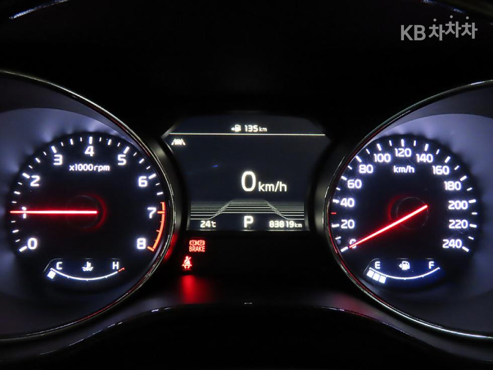 Kia Carnival — miniaturë 9