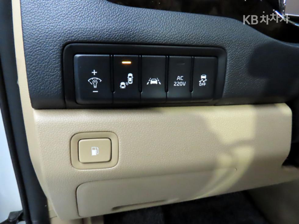 Kia Carnival — miniaturë 15