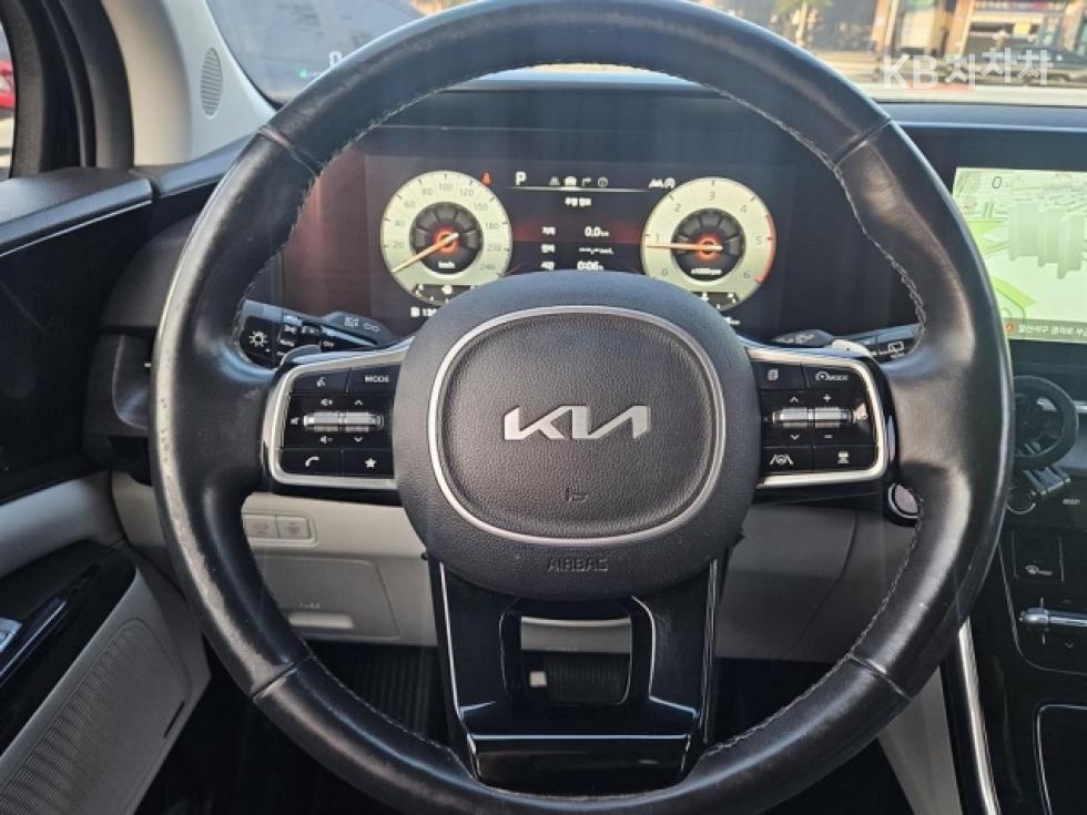 Kia Carnival — miniaturë 7
