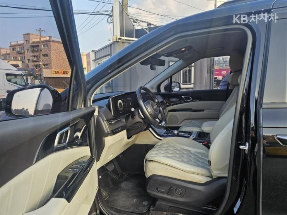 Kia Carnival — miniaturë 8