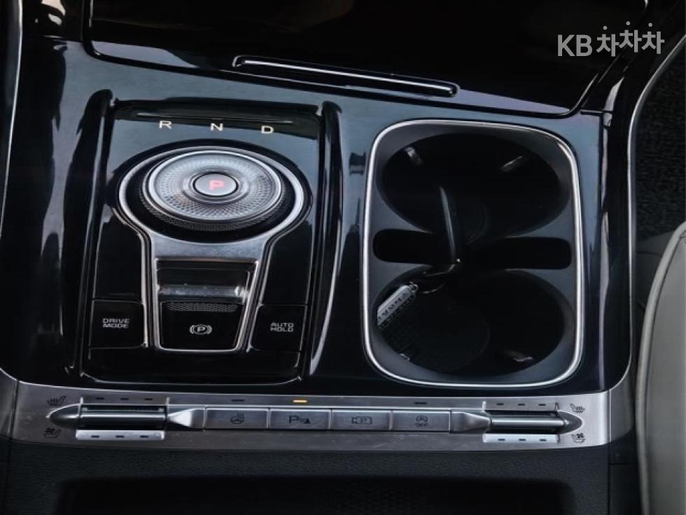Kia Carnival — miniaturë 15