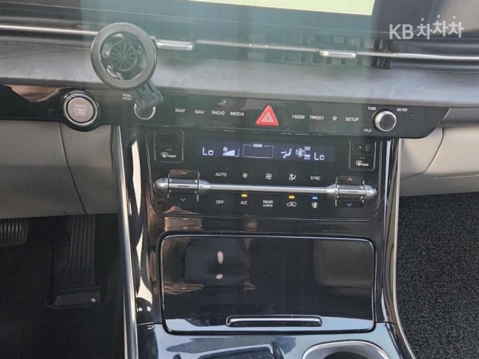 Kia Carnival — miniaturë 16