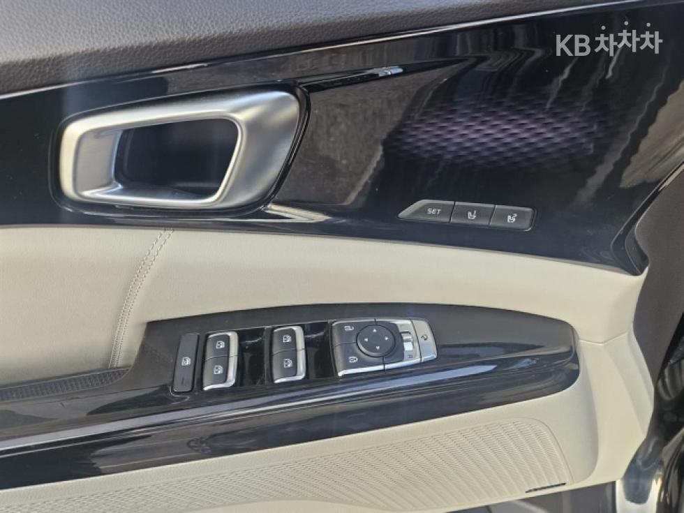 Kia Carnival — miniaturë 17