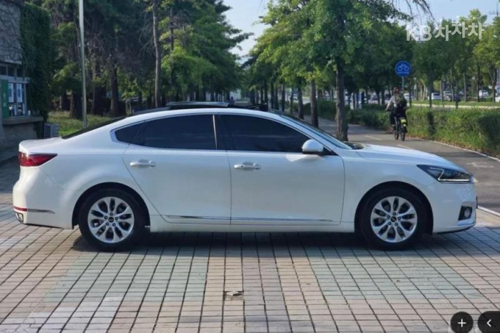 Kia K7 — miniaturë 7