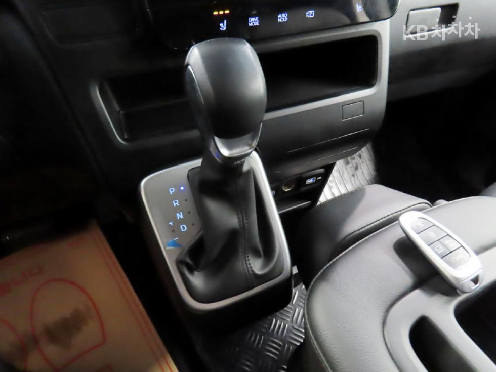 Hyundai Staria — miniaturë 12