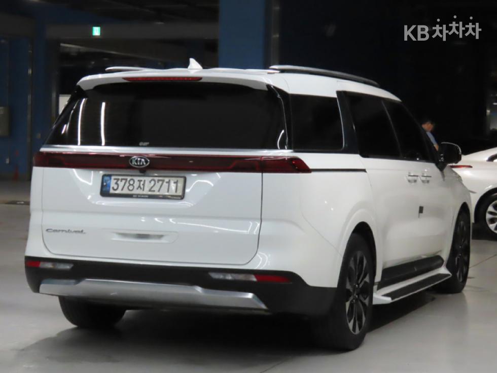 Kia Carnival — miniaturë 4