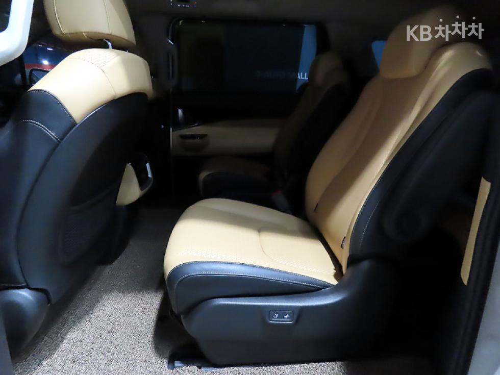 Kia Carnival — miniaturë 7