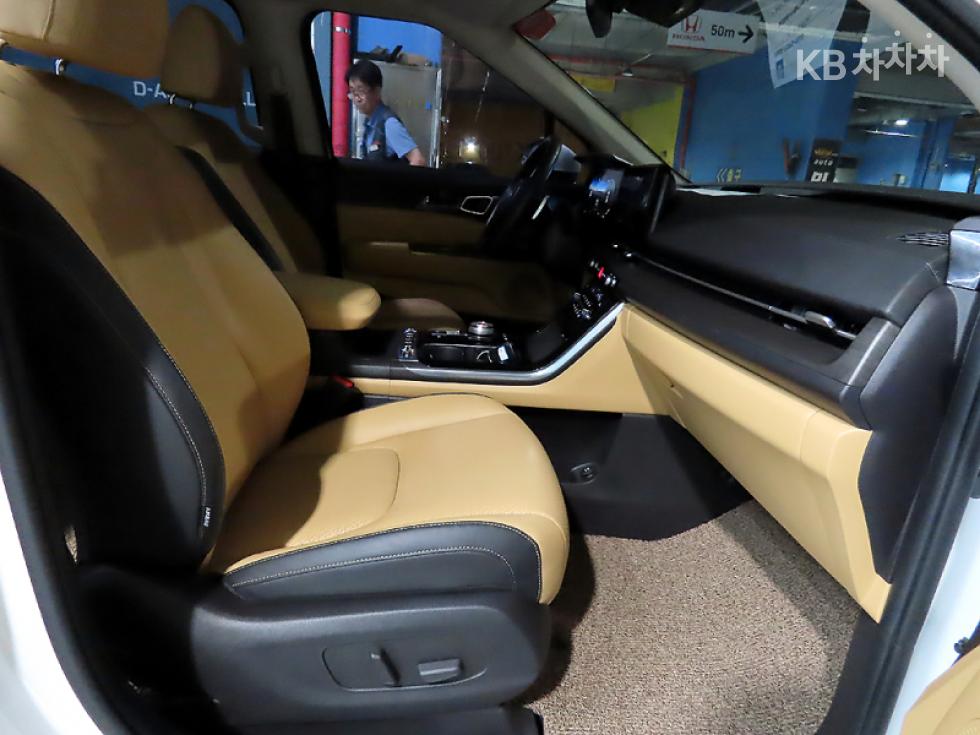 Kia Carnival — miniaturë 8