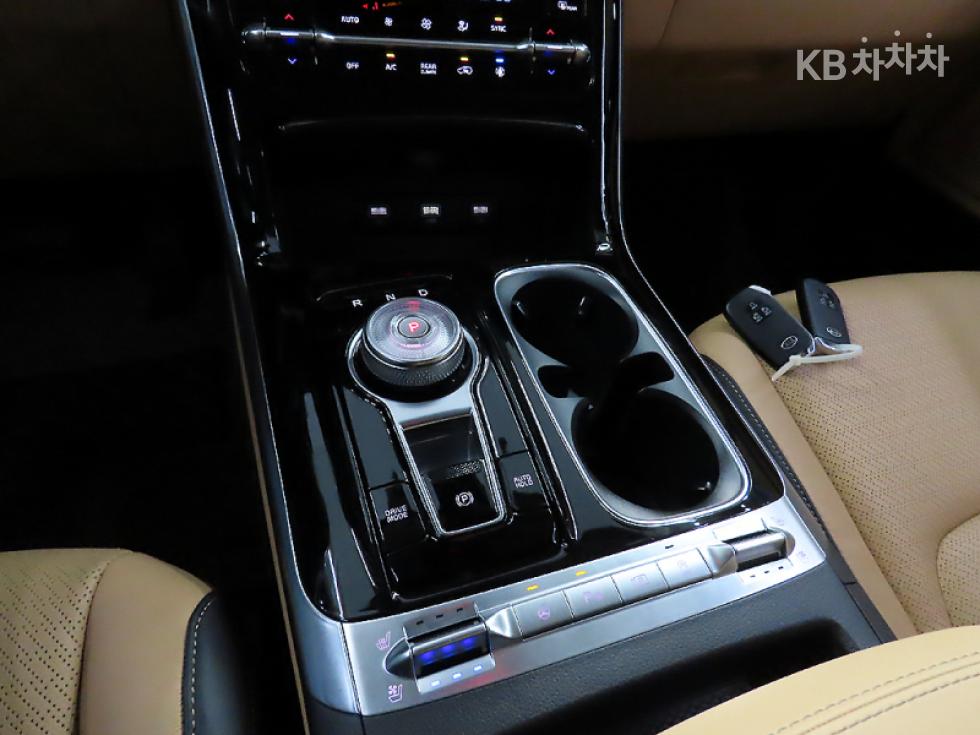 Kia Carnival — miniaturë 14