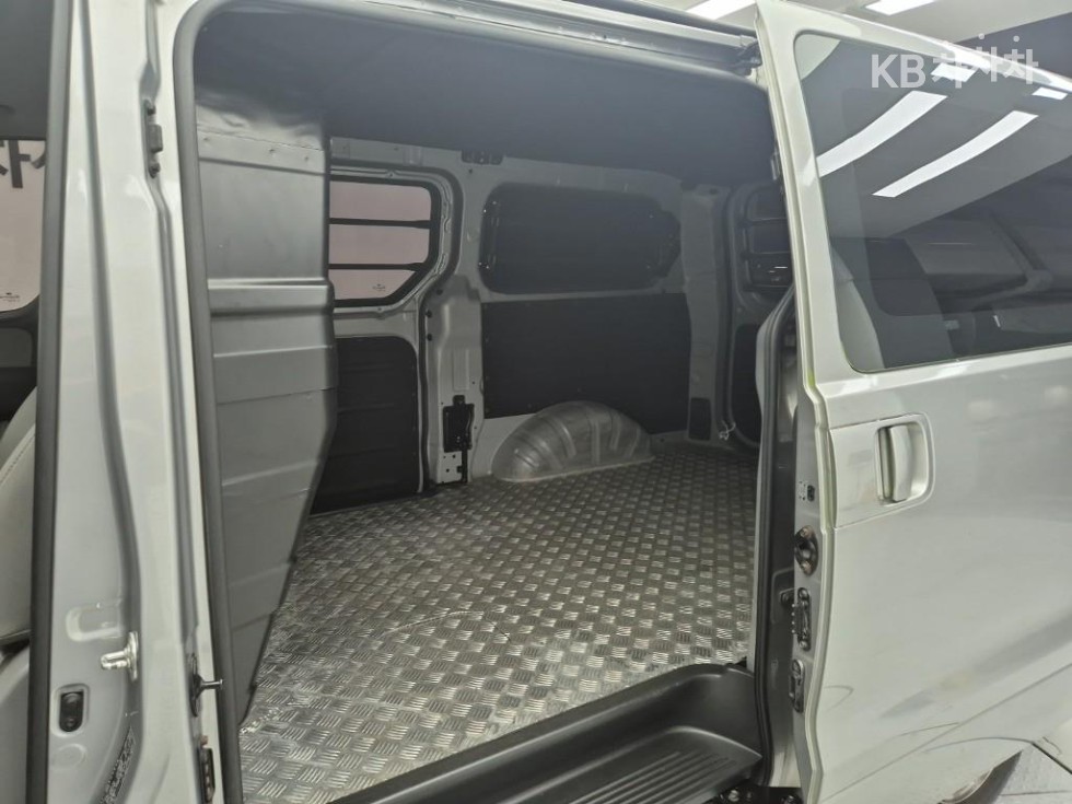 Hyundai Starex — miniaturë 12