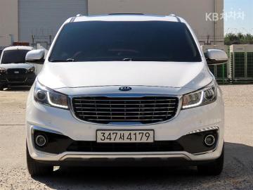 Kia Carnival 9  seats 2.2  diesel  luxury — foto 1