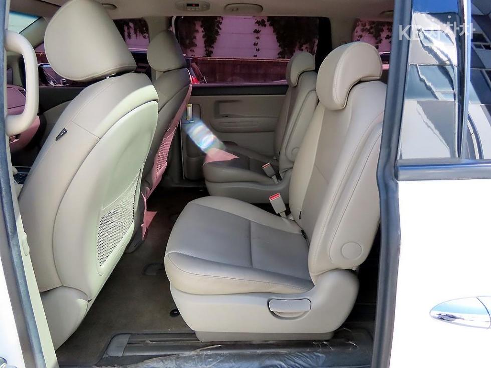 Kia Carnival — miniaturë 6