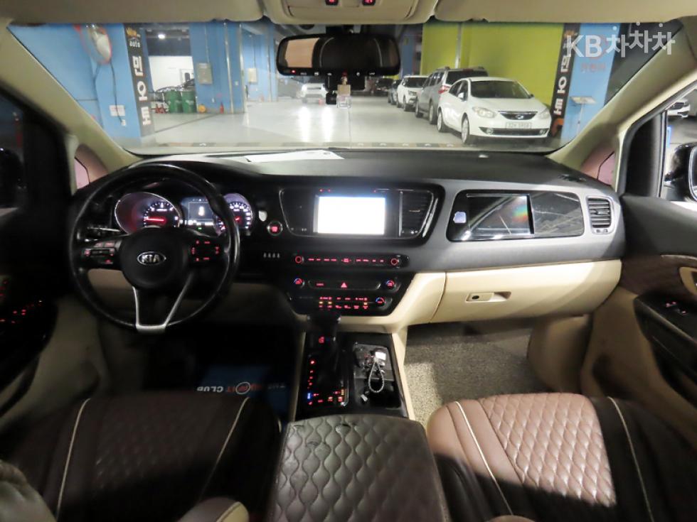 Kia Carnival — miniaturë 5