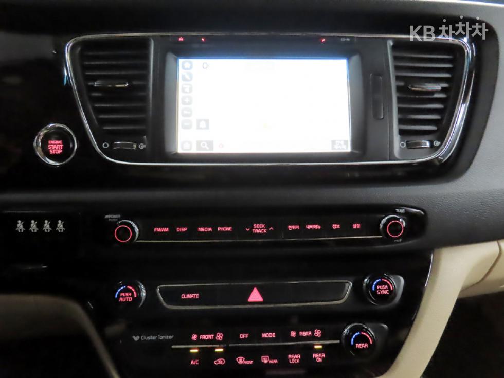 Kia Carnival — miniaturë 13