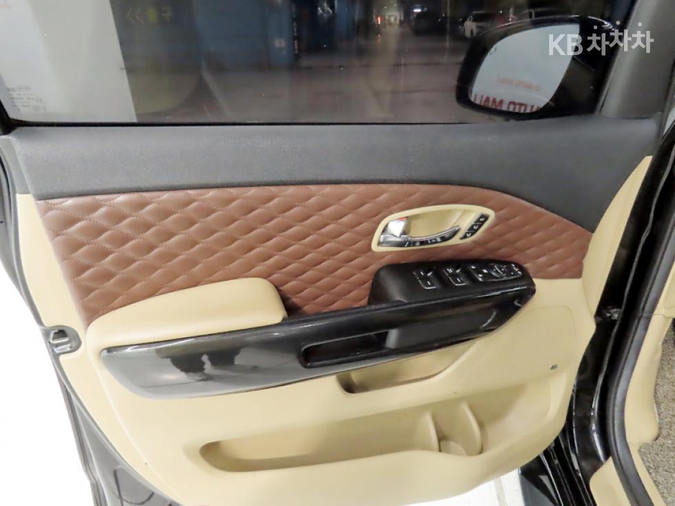 Kia Carnival — miniaturë 15