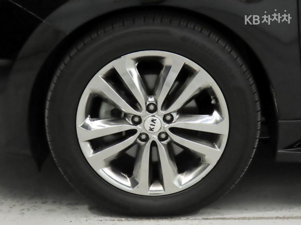 Kia Carnival — miniaturë 20