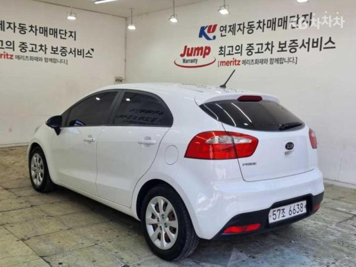 Kia Pride 1.4 mpi  hatchback  deluxe — foto 1