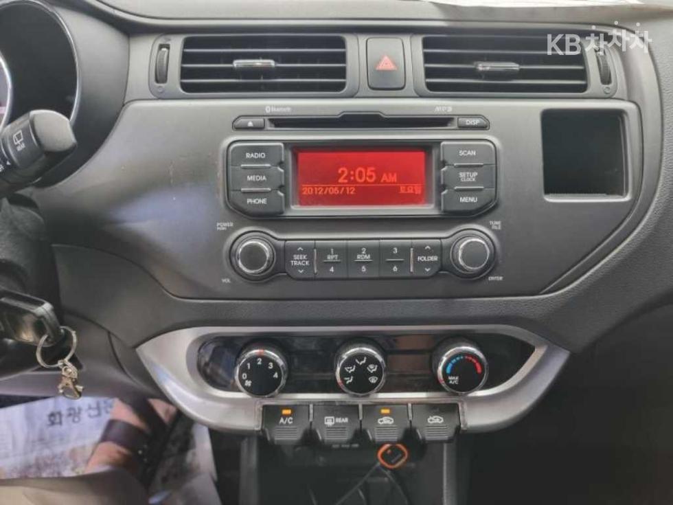 Kia Pride — miniaturë 7
