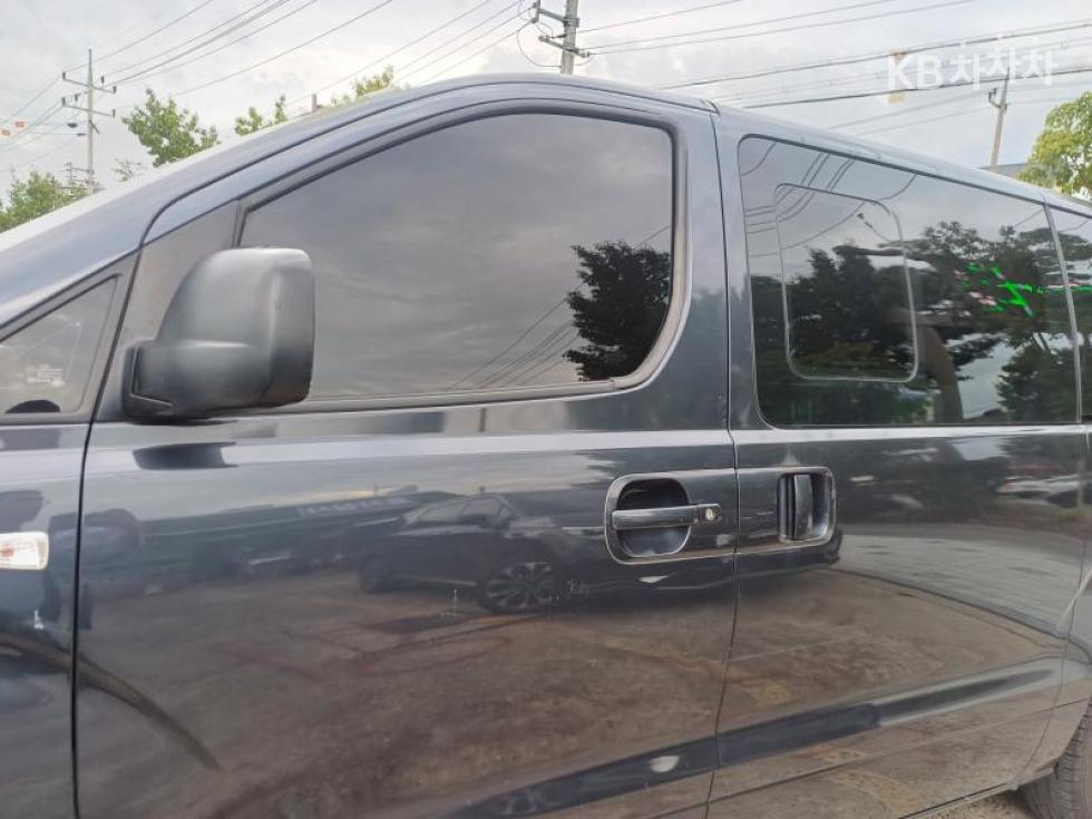 Hyundai Starex — miniaturë 3