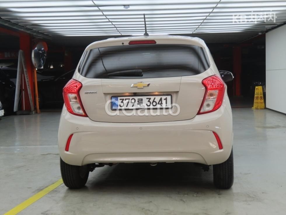 GM Korea Chevrolet Spark BASE MODEL — фото 3