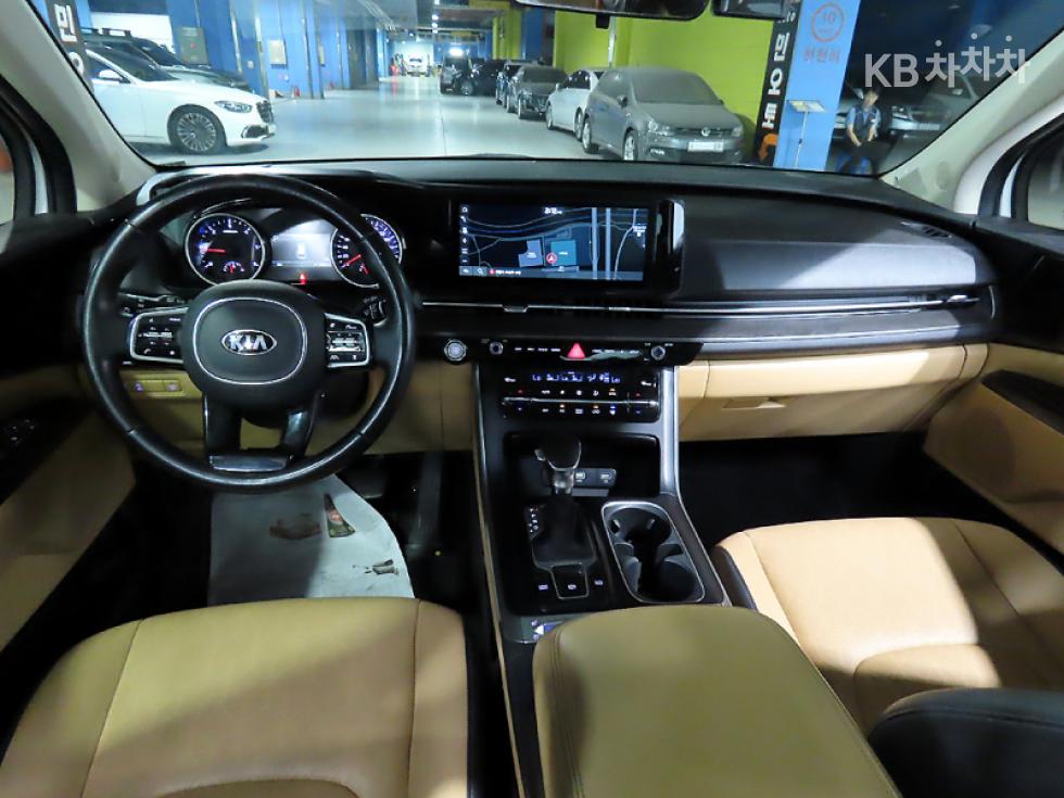 Kia Carnival — miniaturë 5