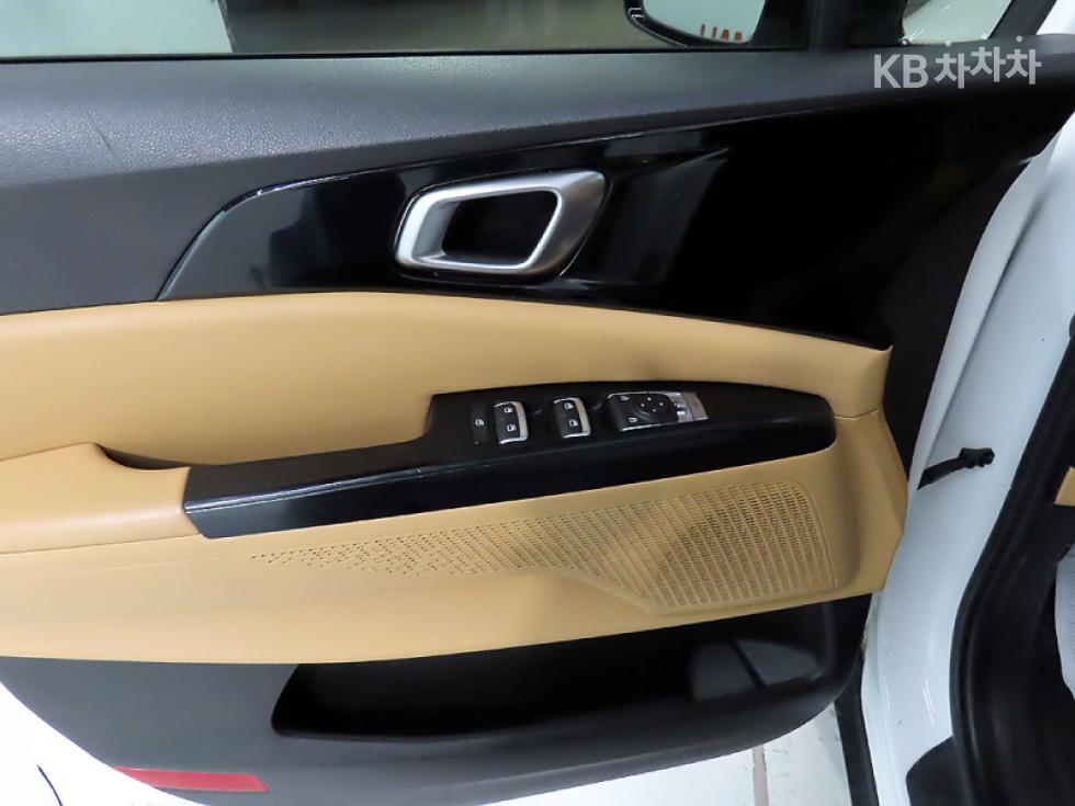Kia Carnival — miniaturë 12