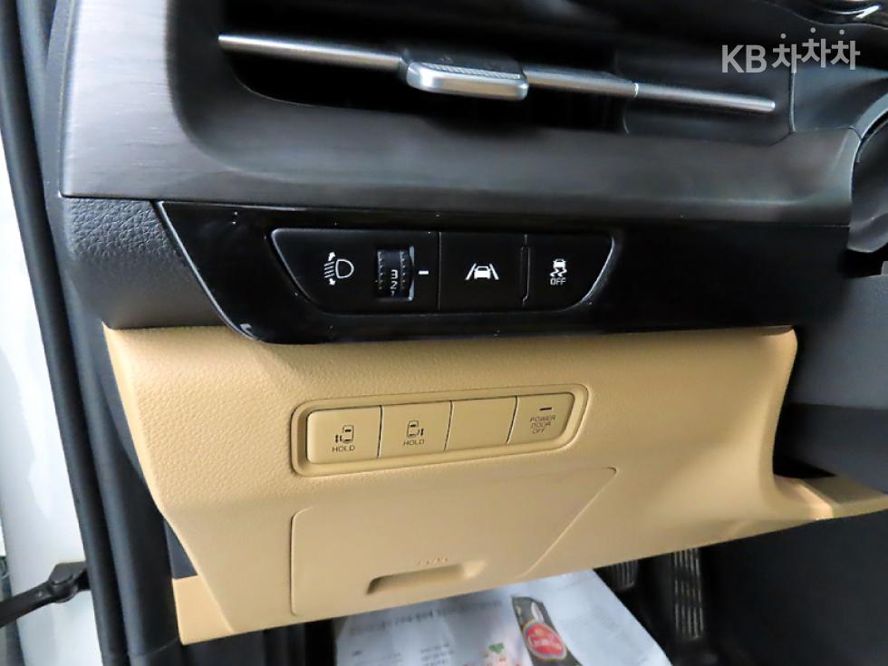 Kia Carnival — miniaturë 13