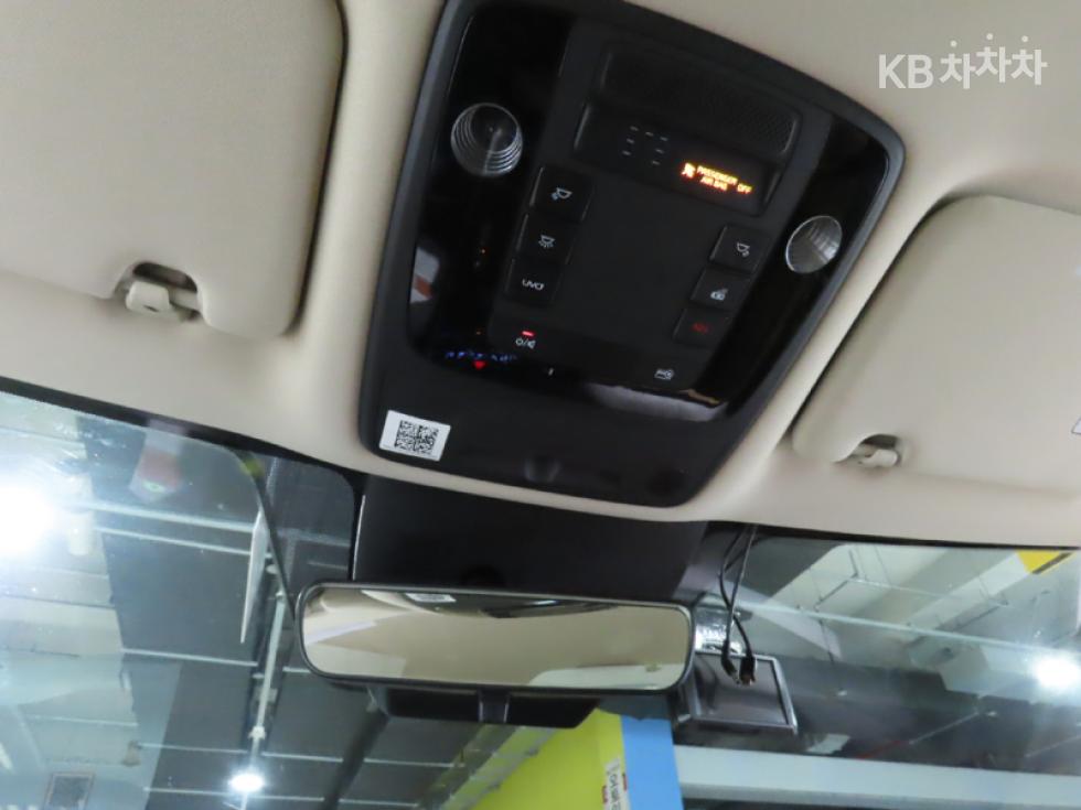 Kia Carnival — miniaturë 14
