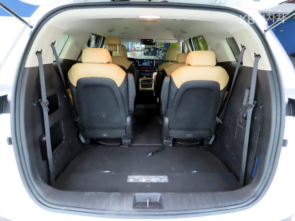 Kia Carnival — miniaturë 15