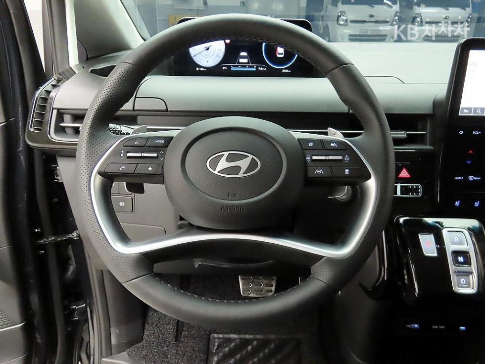 Hyundai Staria — miniaturë 7