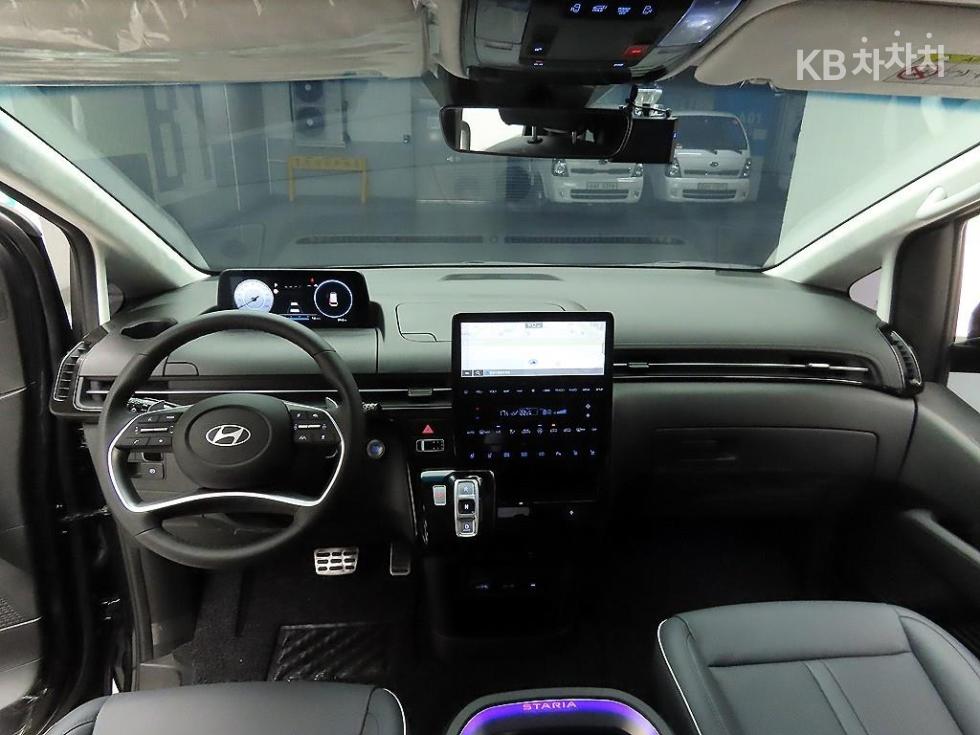 Hyundai Staria — miniaturë 8