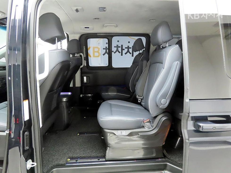 Hyundai Staria — miniaturë 13