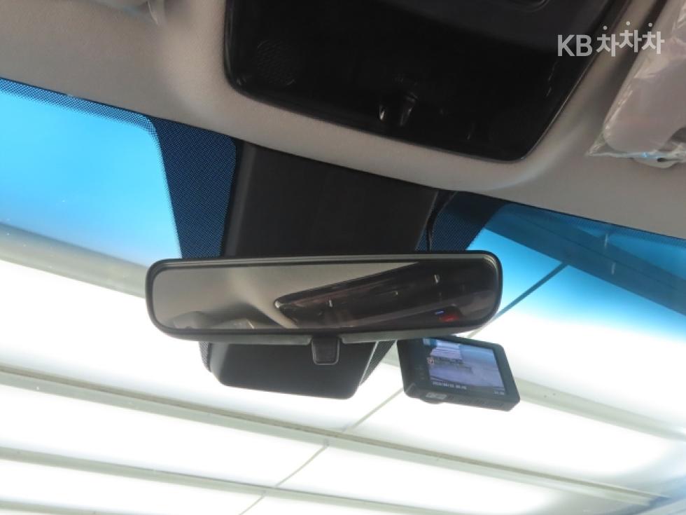 Hyundai Staria — miniaturë 15
