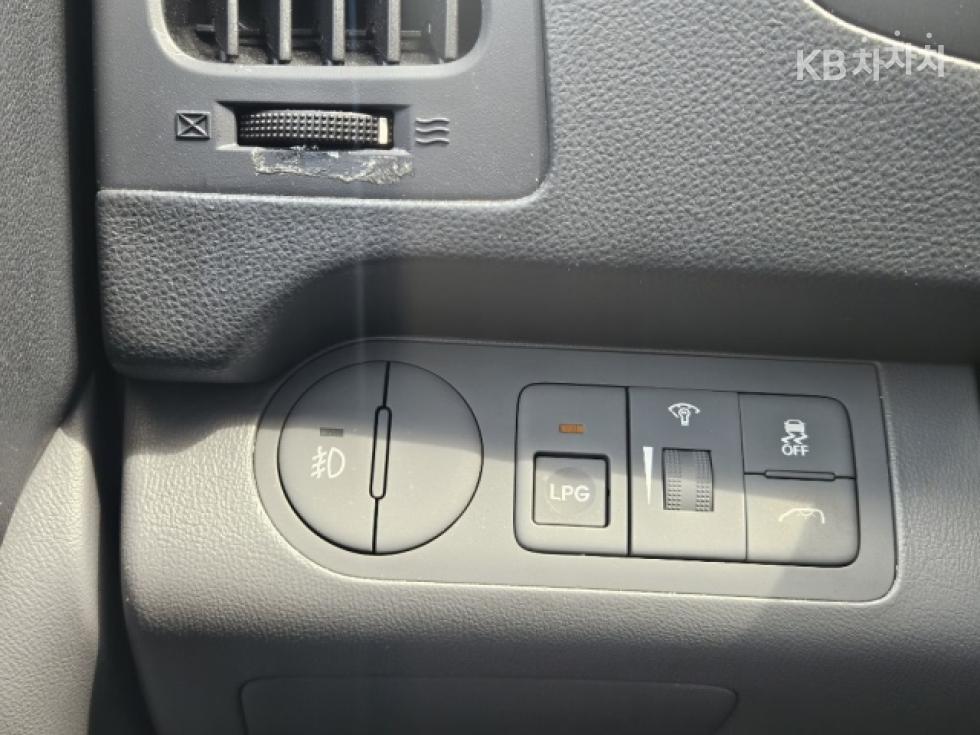 Hyundai Starex — miniaturë 15
