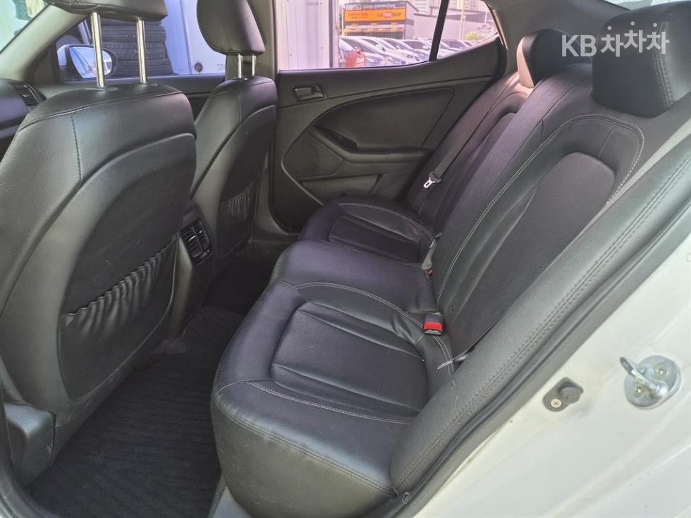 Kia K5 — miniaturë 9