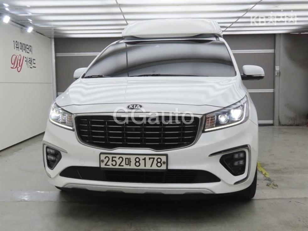 Kia Carnival — miniaturë 2