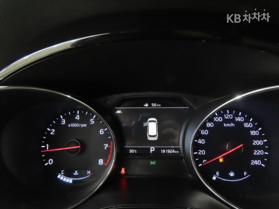 Kia Carnival — miniaturë 9