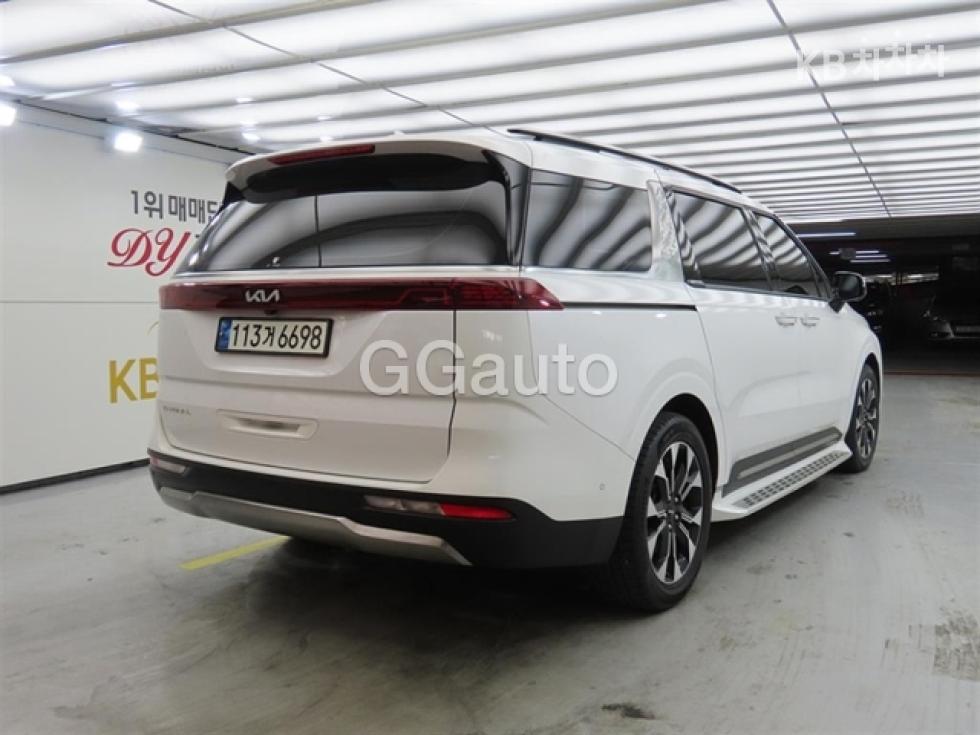 Kia Carnival — miniaturë 4