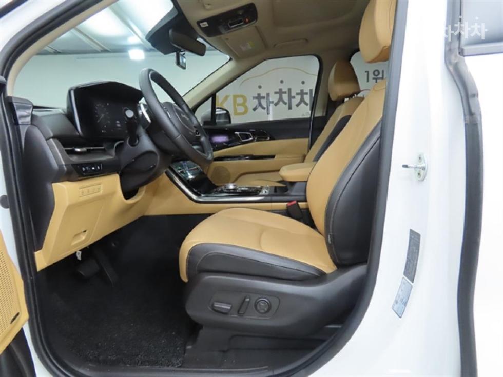 Kia Carnival — miniaturë 5