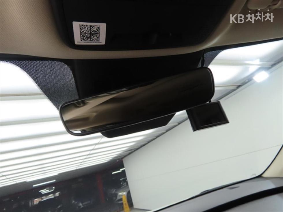 Kia Carnival — miniaturë 13