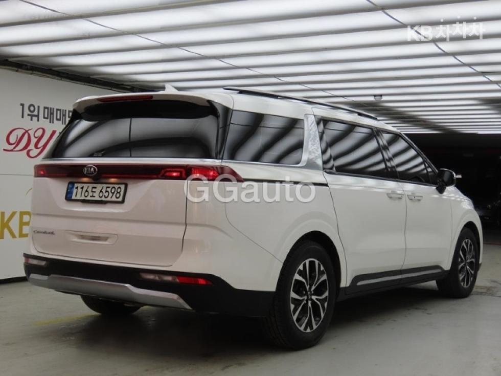 Kia Carnival — miniaturë 3