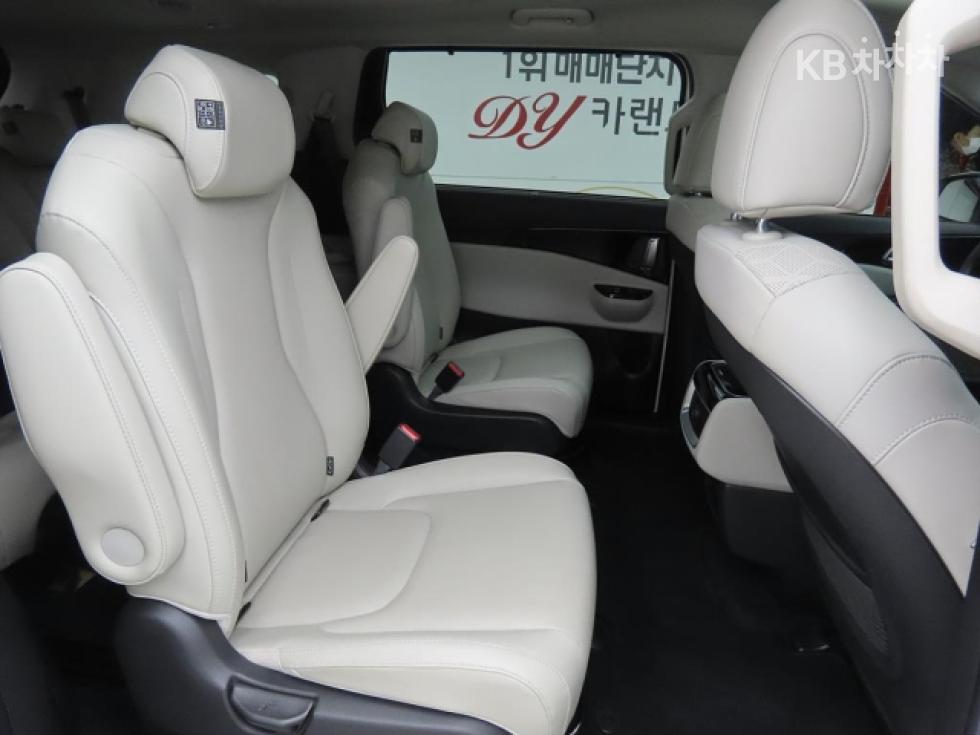 Kia Carnival — miniaturë 6