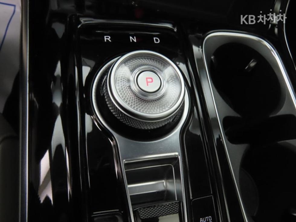Kia Carnival — miniaturë 15