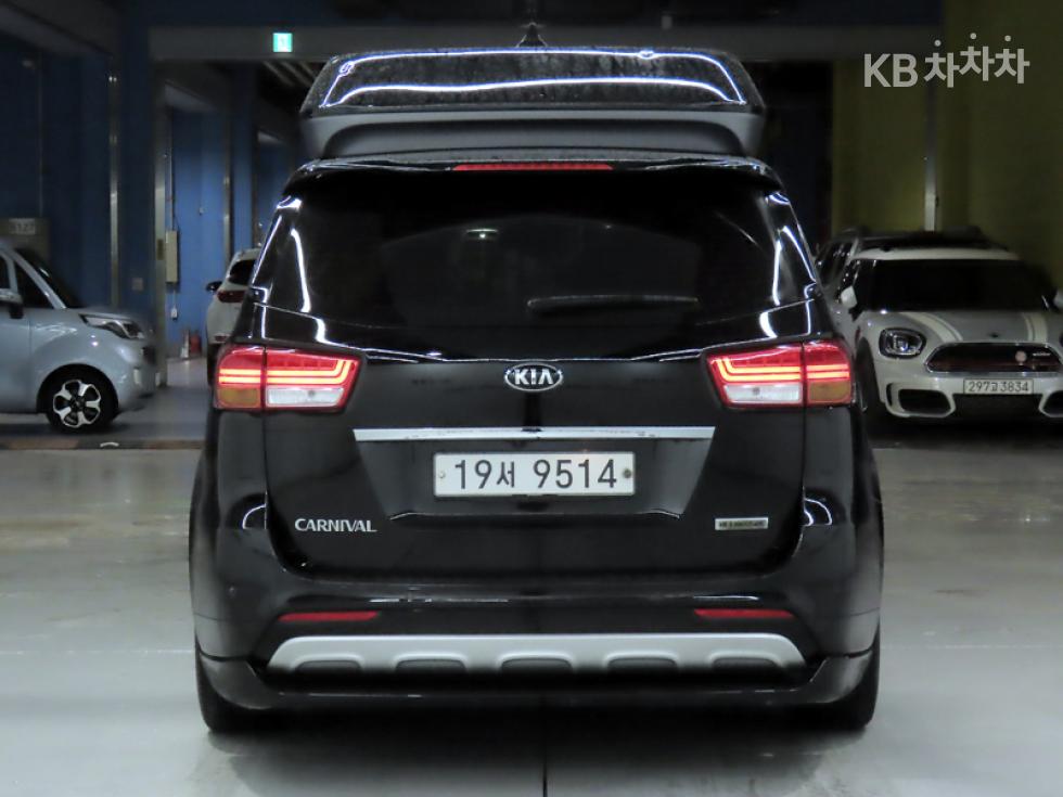Kia Carnival — miniaturë 3