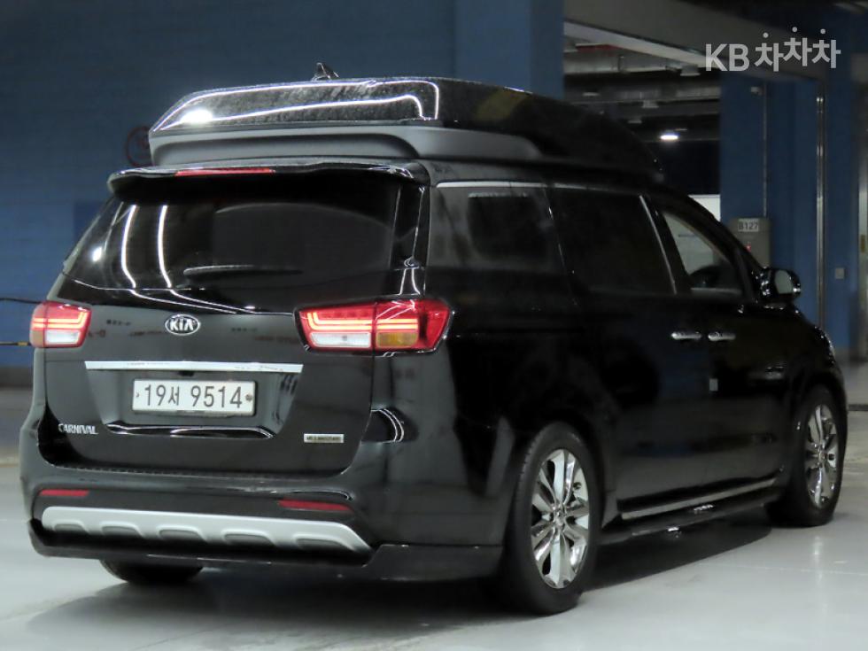 Kia Carnival — miniaturë 4