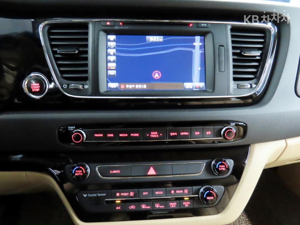 Kia Carnival — miniaturë 11
