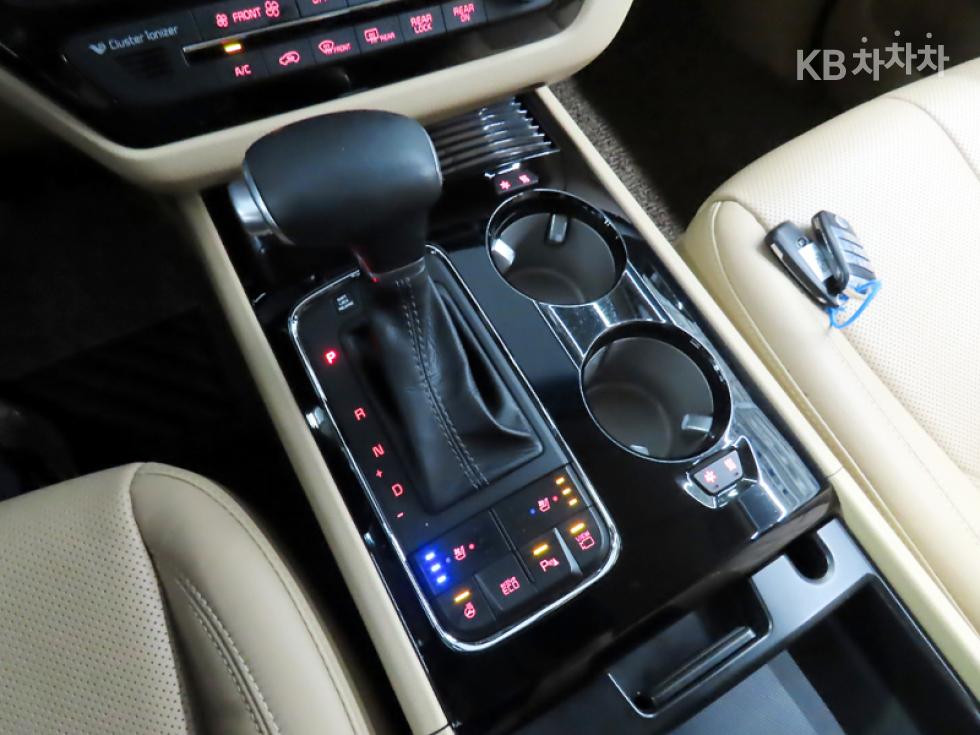 Kia Carnival — miniaturë 12